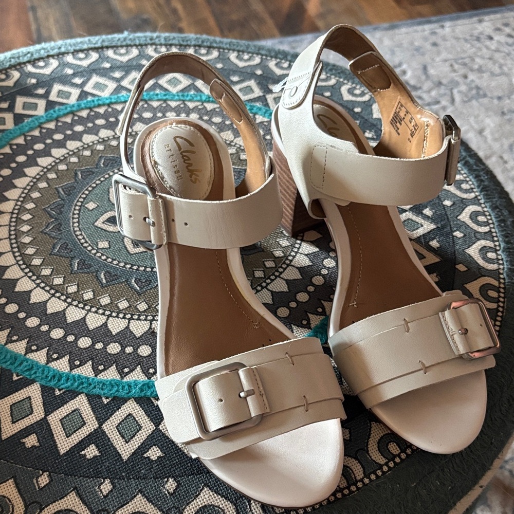 Clarks Women's Cream Buckle Sandals
